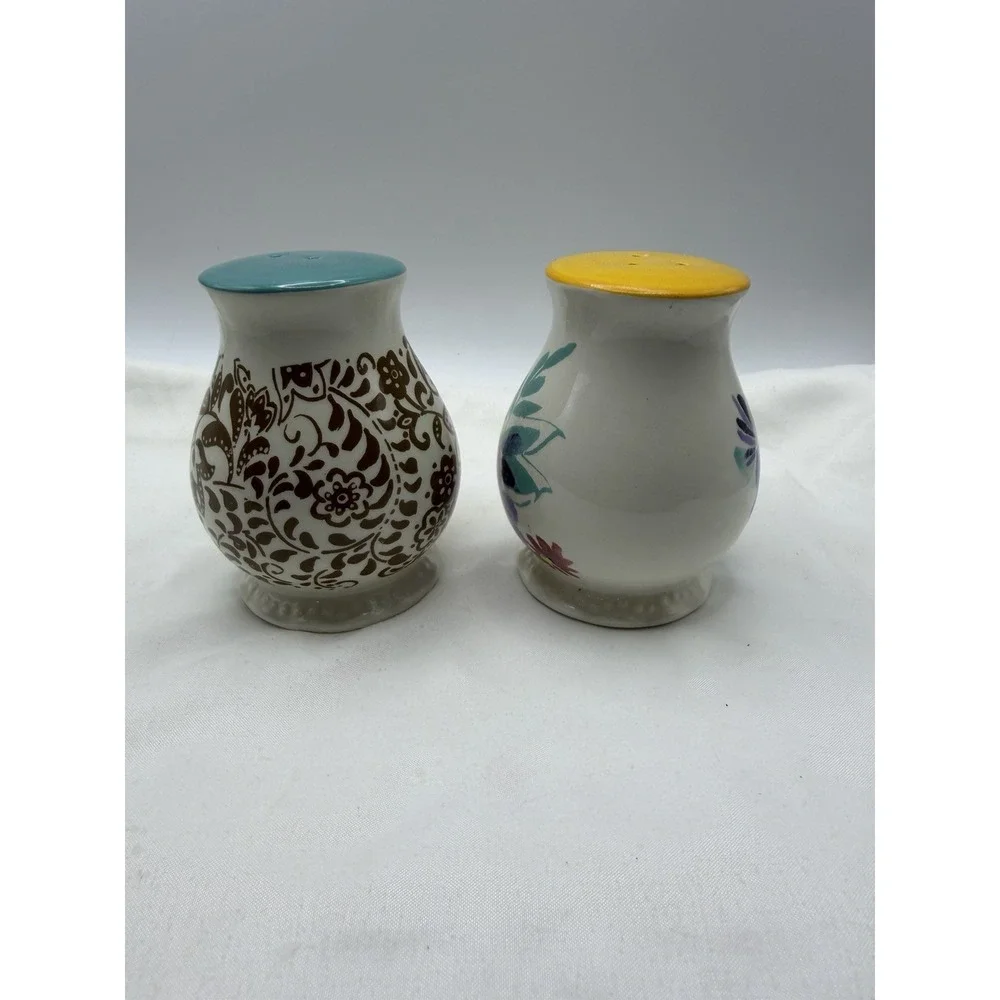 NEW Pioneer Woman Ceramic Salt And Pepper Shaker Set Floral Design